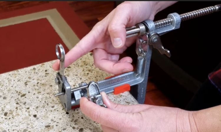 How to adjust apple peeler corer slicer